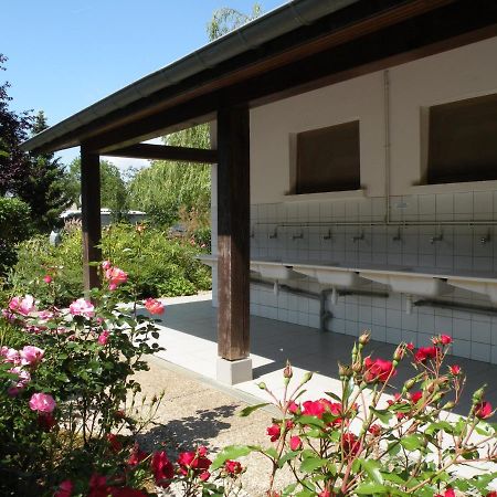 Tente Familiale Au Camping Hautoreille Bannes  Buitenkant foto