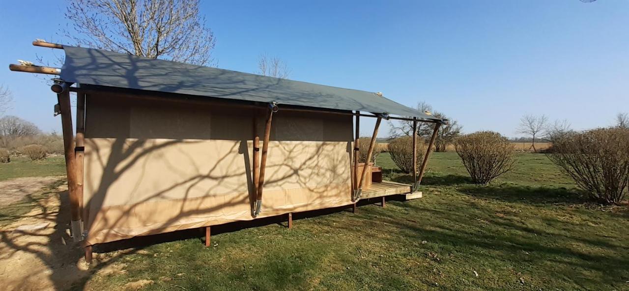 Tente Familiale Au Camping Hautoreille Bannes  Buitenkant foto