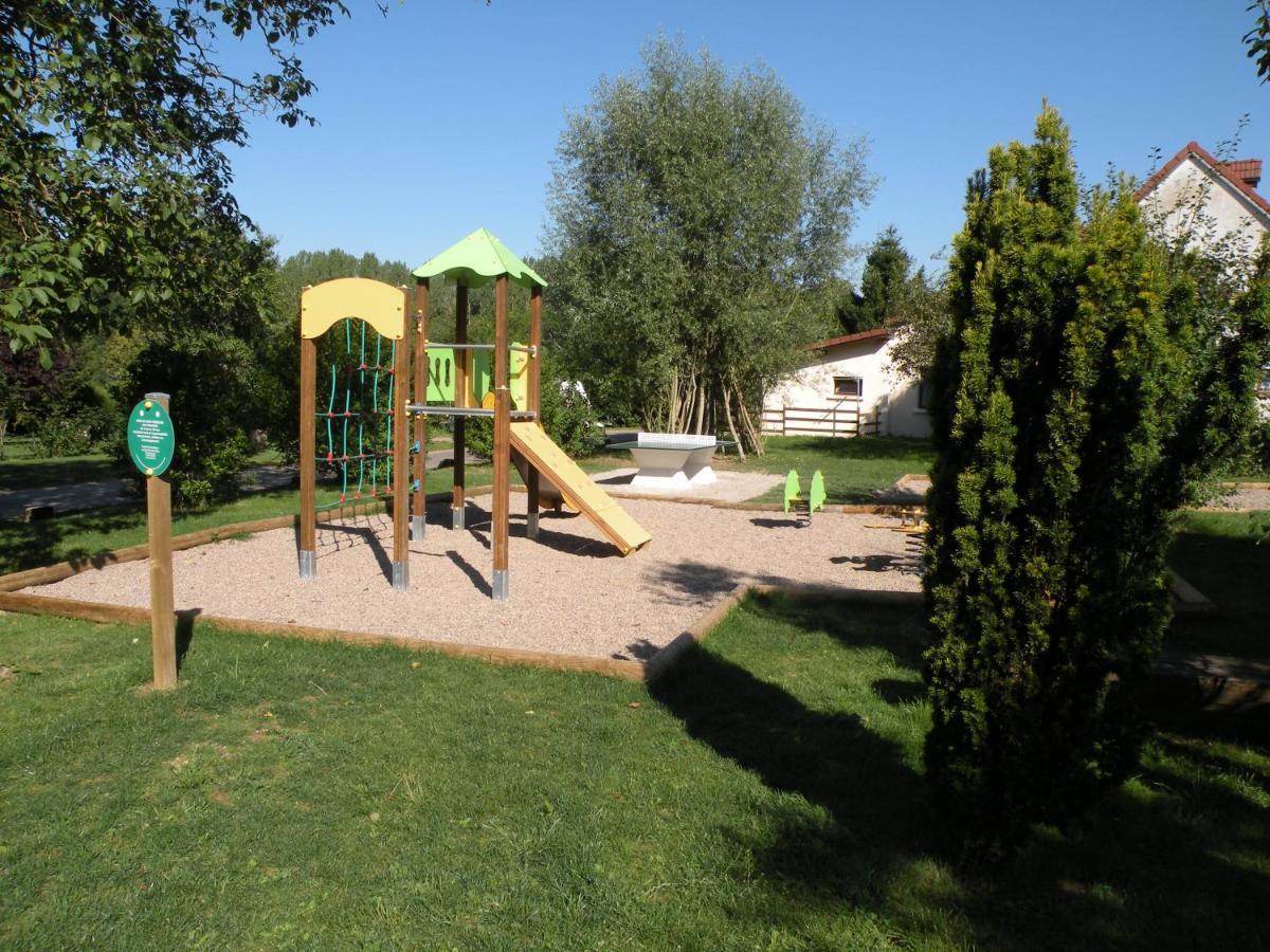 Tente Familiale Au Camping Hautoreille Bannes  Buitenkant foto